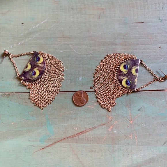 Such Fun - Large Peacock Gold Chain Fringe Post Earrings - Drag Queen Earrings - Picture 4 of 7